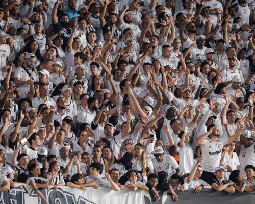 Ingressos esgotados: Santos e Palmeiras se preparam para clássico na Vila Belmiro