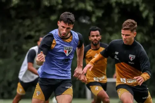 Novidades na escalação! Dupla volta a treinar e anima Dorival para pegar o Bahia