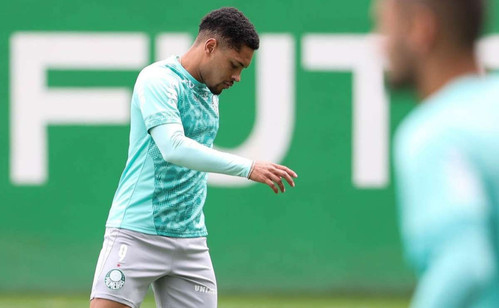 Reforço e desfalque: Palmeiras recupera Vitor Roque mas tem baixa para clássico
