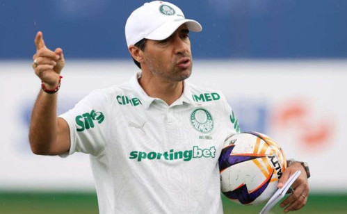 Abel Ferreira alerta para risco de perder até 12 convocados em novembro