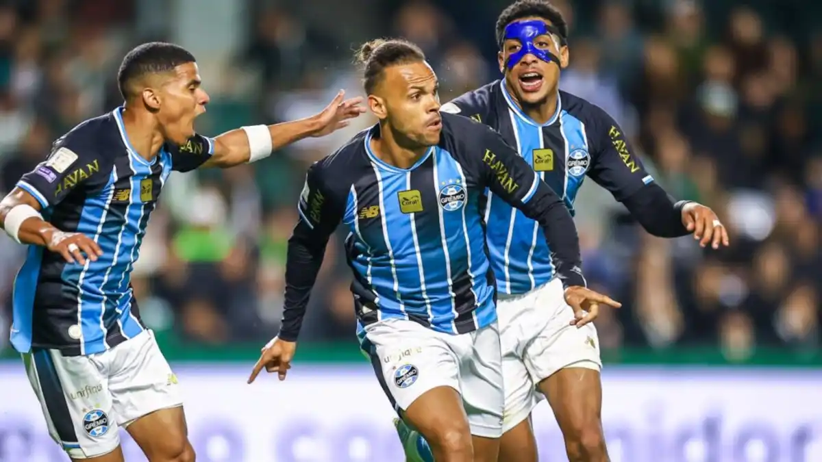 Vitória fundamental! Veja o gol: Braithwaite alivia pressão e permite Grêmio sonhar