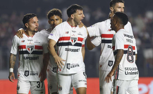 Sinais de alerta: São Paulo enfrenta Bahia sob pressão e riscos de suspensões