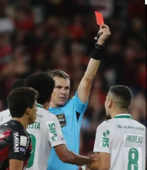 Expulsão inacreditável! Andreas Pereira explica lance que deixou Palmeiras com 10 jogadores