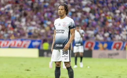 Novo titular? Opinião defende André Carrillo recuado na vaga do lesionado Raniele