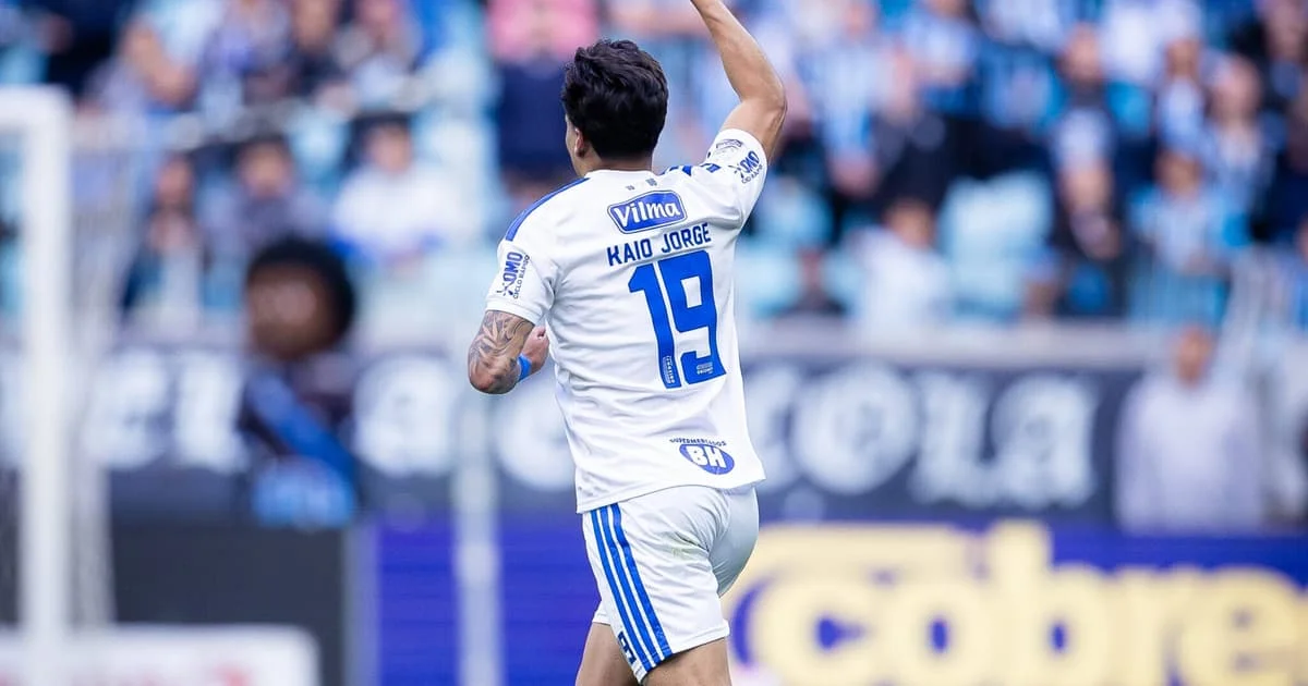 Hat-trick de Kaio Jorge impulsiona Cruzeiro à vitória e agora ameaça o topo da tabela na Série A