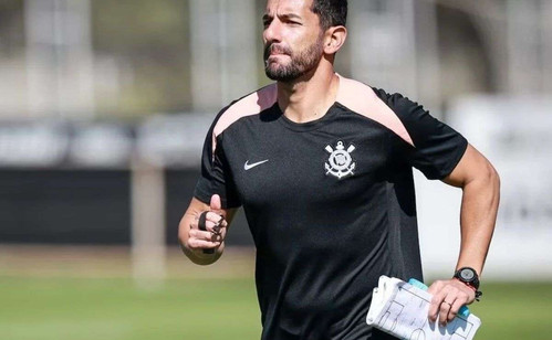 Léo Porto assume comando do Corinthians em busca de fim da sequência negativa