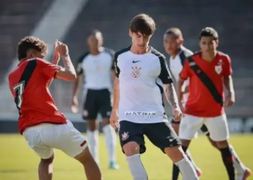 Corinthians corta 60% dos gastos e reduz elenco e funcionários da base