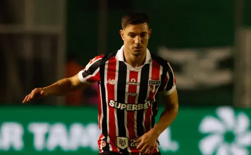 São Paulo tem que pagar R$17 milhões pra rescindir com Cédric Soares; entenda
