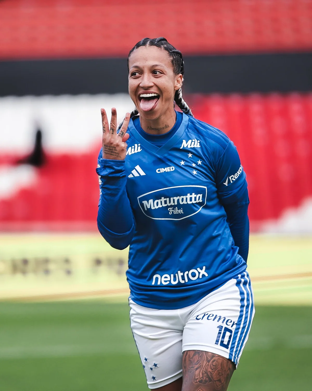 Byanca Brasil brilha com hat-trick e Cruzeiro triunfa na Libertadores Feminina ao atropelar o Bolívar