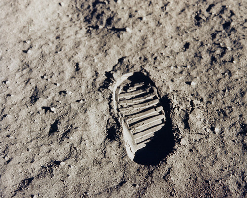 87b3630cad 1920px Apollo 11 bootprint GPN 2001 000014.jpg