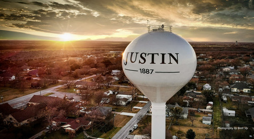 Justin, TX Water Tower.jpg