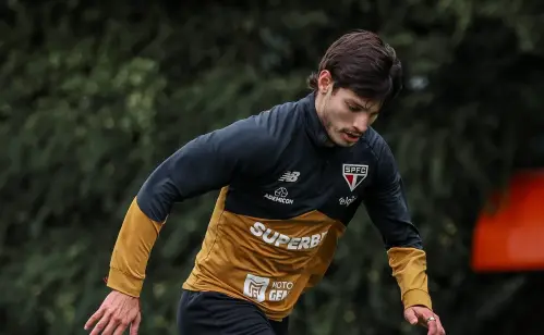 RECUPERAÇÃO LENTA: Titular enfrenta processo de recuperação complexo e futuro é incerto no SPFC
