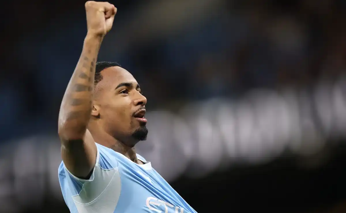 Golaço na estreia! Muita estrela: ex-joia alviverde brilha na estreia pelo Manchester City com gol de placa