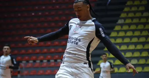 Diniz solicita e promessa do futsal do Corinthians brilha em treino no gramado