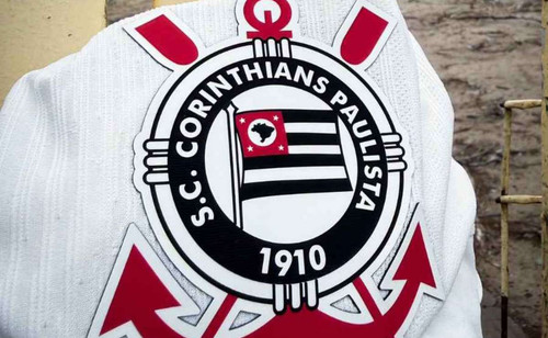 Corinthians Triunfa sobre Rosario Central e Avança com Confiança