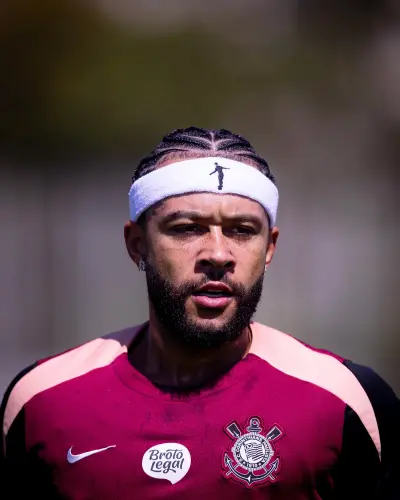 Corinthians Intensifica Preparativos para Reestreia de Memphis em Confronto Crucial na Libertadores