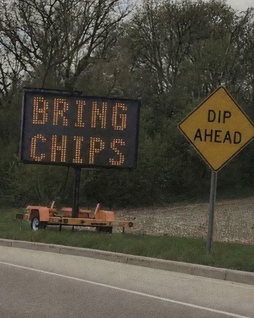 6aaa845bb32cf chaotic funny signs 700.jpg