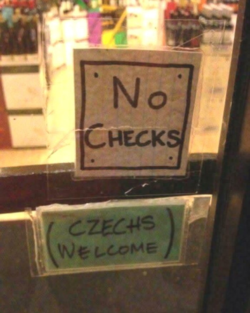 6aaa848ddd3b5 chaotic funny signs 700.jpg