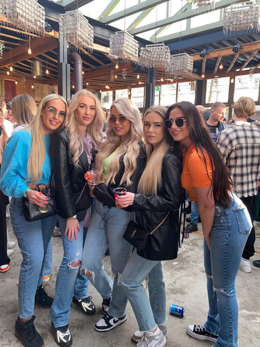 Me voetbal chicks.jpg