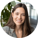 Natalia Bragagnolo Headshot@2x.png