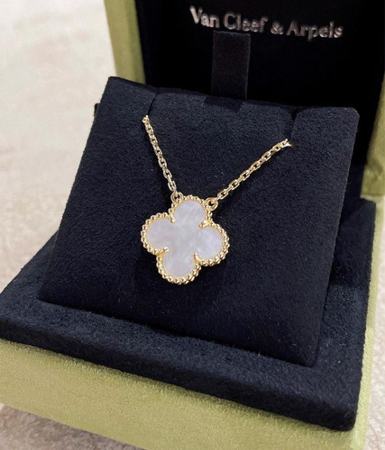  authentic van cleef arpels v 1664883842 279d7d13 progressive.jpg