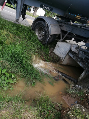 SERTING TENGAH.jpg