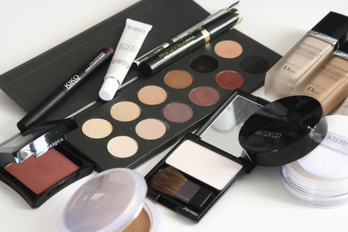 sjajolika cosmetics 1063134 1920.jpg