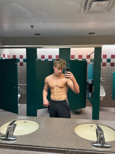 3840x5120 4a77adbf9e36554e57b3b8b428c4421d.jpg