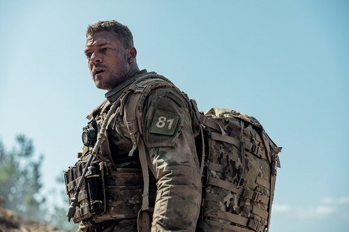 War Machine. Alan Ritchson as 81 in War Machine. Cr. Ben King/Netflix  2026..jpg