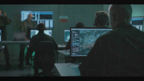 Konflikti.S01E01.Invaze.1080p.WEB DL.CZ FI.DD.5.1.H.264 lintu.mkv 20260314 212348.310.jpg