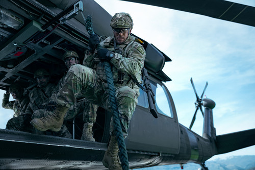 War Machine. (Featured) Alan Ritchson as 81 in War Machine. Cr. Ben King/Netflix  2026..jpg