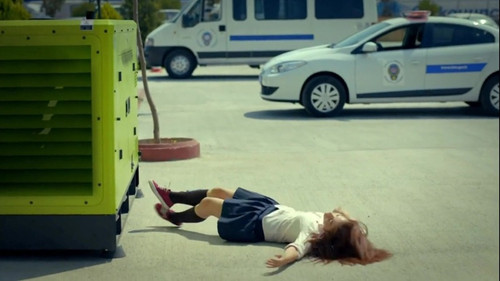 Sana Bir Sir Verecegim Ep 5 Demet Ozdemir zap 1.jpg