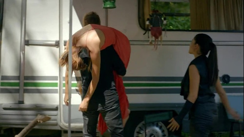 Sana Bir Sir Verecegim Ep 7 Demet Ozdemir chl, b&g 6.jpg