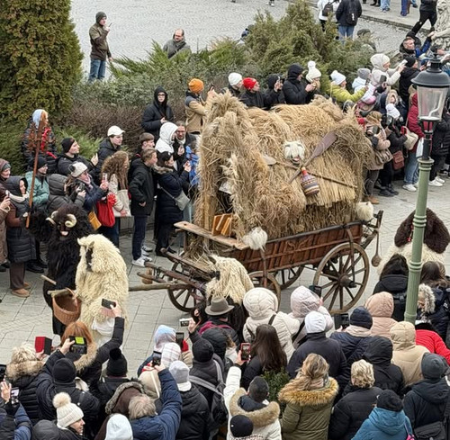 638049849 1481104550686038 1844609720388158771 n.jpg?stp=cp6 dst jpg s590x590 tt6& nc cat=100&ccb=1 .jpg