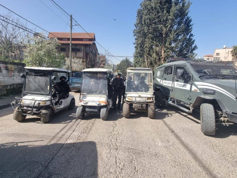 صورة | صادرت الشرطة الإسرائيلية عدداً كبيراً من التكاتك والمركبات الخفيفة في قرية عزون، في خطوة تُعدّ جزءاً من سياسة التضييق على المزارعين والسكان وتق...