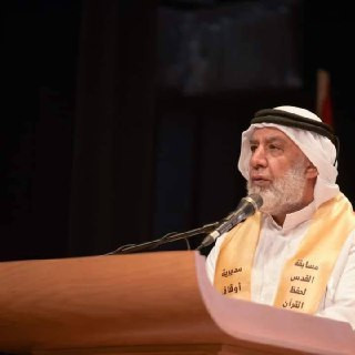 قوات الاحتلال تعتقل نائب مدير عام الأوقاف الإسلامية في القدس الشيخ ناجح بكيرات من منزله في بلدة صور باهر عصر اليوم....