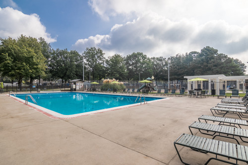 Glendare Park Large Pool Deck.jpg