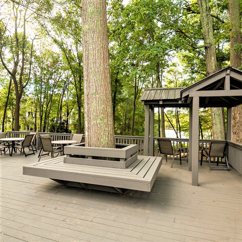 Lakeside 700x700 21.jpg