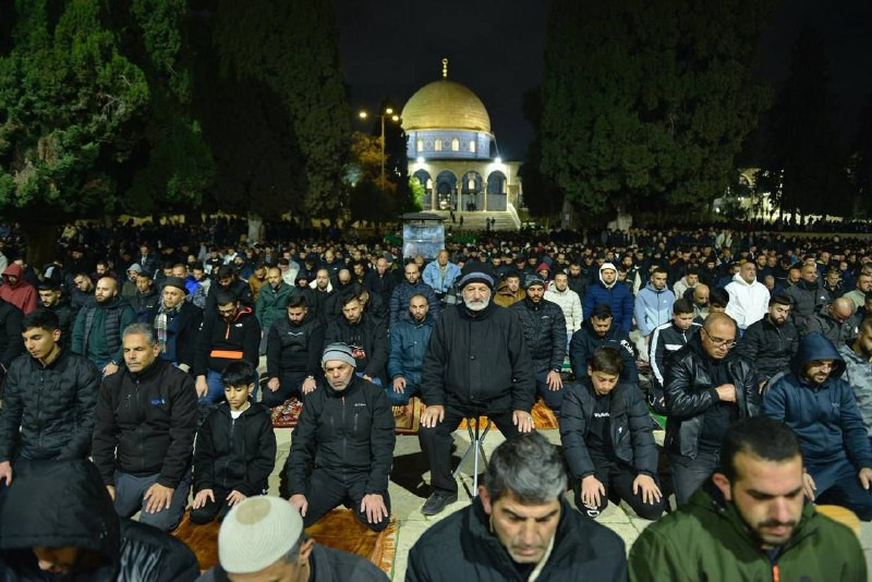60 ألف مصل أدوا صلاتي العشاء والتراويح في المسجد الأقصى المبارك، اليوم....