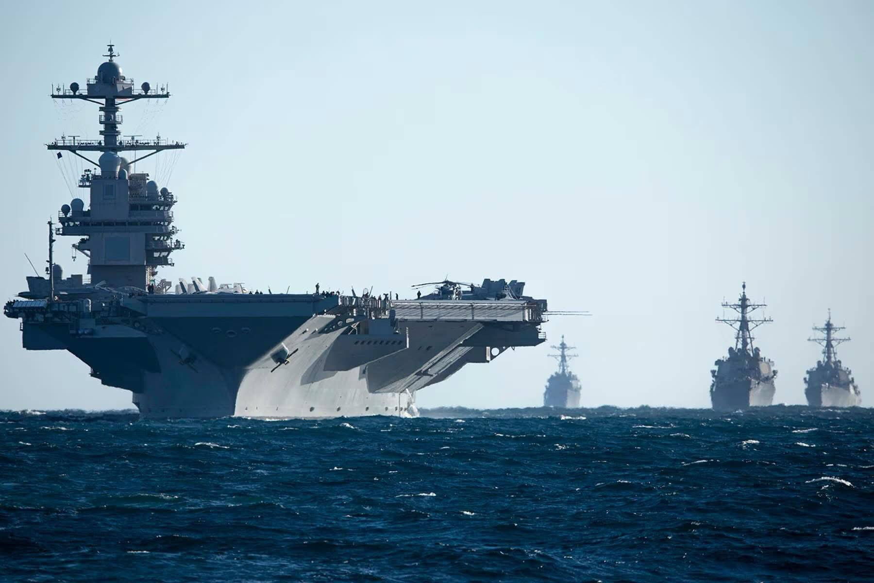 يديعوت أحرونوت:
أرسلت السفينة الحربية USS Mahan (DDG-72)، وهي جزء من مجموعة الهجوم التابعة لحاملة الطائرات USS Gerald R. Ford، اليوم الجمعة إشارات ملا...