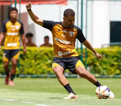 Rui Costa esclarece futuro de Alisson e postura do São Paulo em relação ao volante