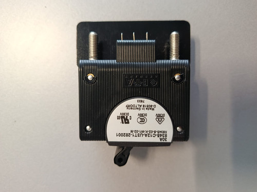 10000002	Disyuntor E-T-A 8345 30A.jpg