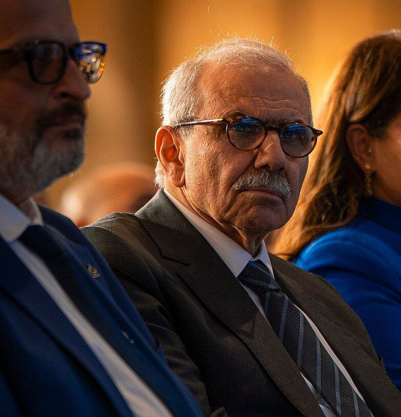 رئيس الوزراء اللبناني: حزب الله أدخلنا في متاهة بدل أن يستخلص العبر من حرب إسناد غزة...