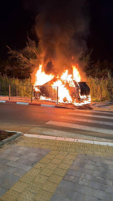اندلاع حريق في مركبة في "بئير يعكوف" وسط فلسطين المحتلة بعد اصطدام سائقها بجدار لحظة تفعيل صافرات الإنذار بسبب الصواريخ الإيرانية...
