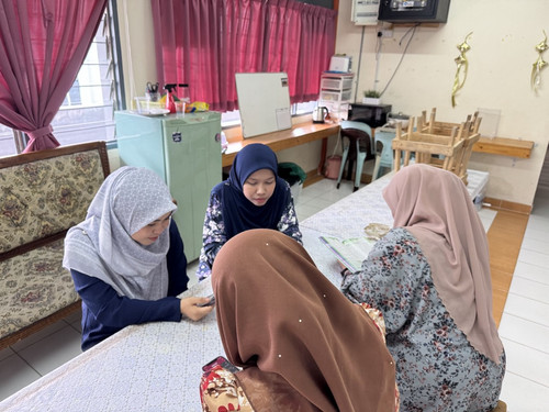 photo 6158908499342069095 y.jpg