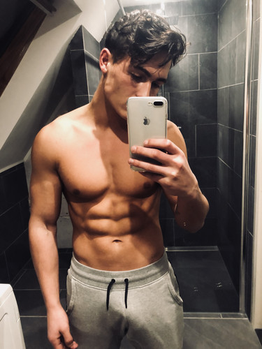 65973539 99067381 D61F 433C BF68 7922972BAC44.jpg