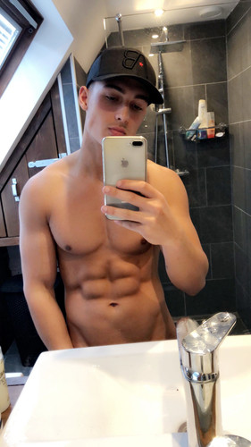 32131945 BE852772 B4E1 4266 BF4E 38F4D83095F6.jpg