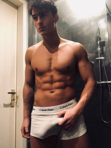 37384633 AE681BD0 1933 4FBB B44F 0B88CAB20BCB.jpg