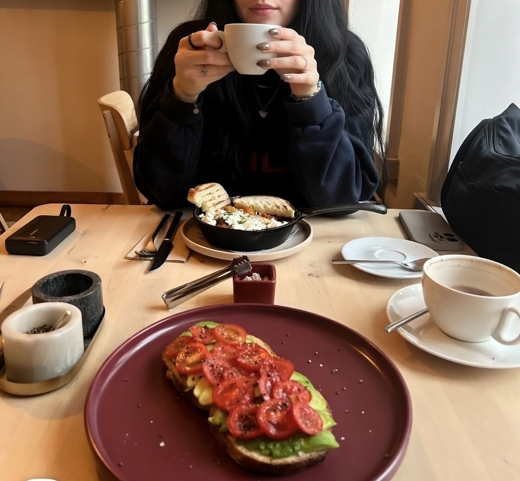 [Image: q7dR8cG.jpg]