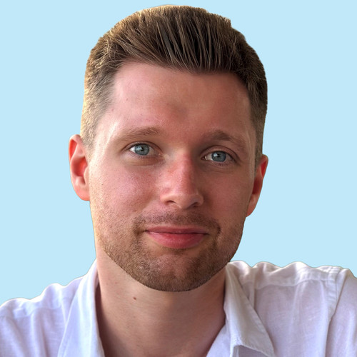 bc6e7ce70180 james roweeditor portrait.jpg